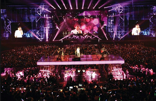 조용필50주년추진위원회은 21일 전날 오후 2시 인터파크에서 '조용필 땡스 투 유'(Thanks To You)의 예매가 시작된 지 10분 만에 모든 좌석이 팔려나갔다고 밝혔다. <조용필 공식 페이스북>